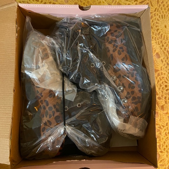 pop Craft Leopard Suede hiking boots . sizes  : 7 med 8 med.8 1/2 med. - Picture 4 of 4